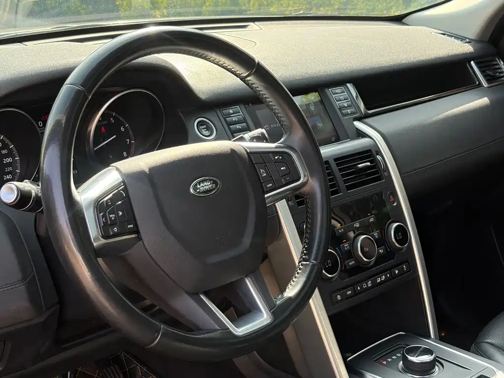 Land Rover Discovery Sport 2018 — фото 8