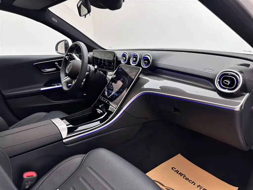 Mercedes-Benz C-Class 2024 — фото 11