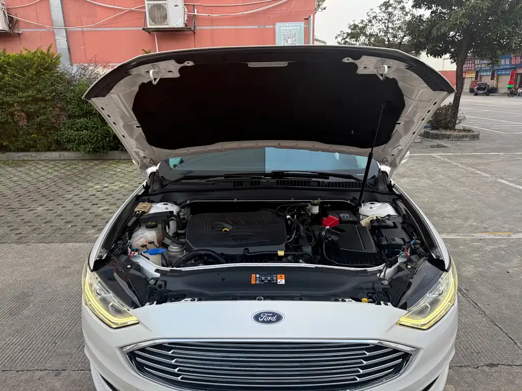 Ford Mondeo 2018 — фото 15