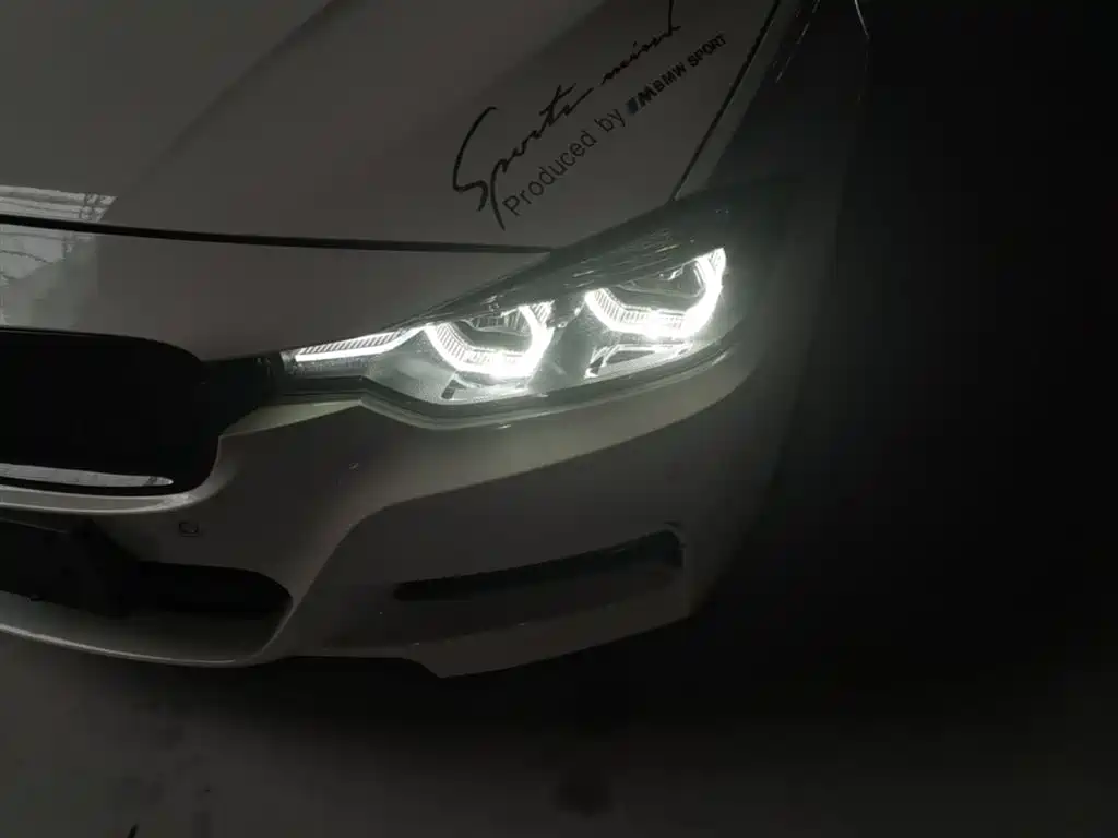 BMW 3 Series 2019 — фото 24