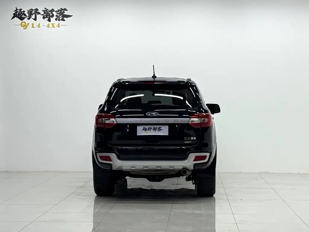 Ford Everest 2023 — фото 12