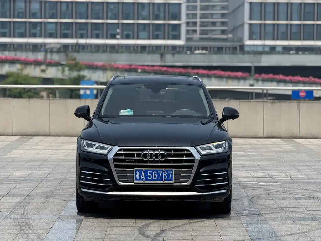 Audi Q5L 2020 — фото 2