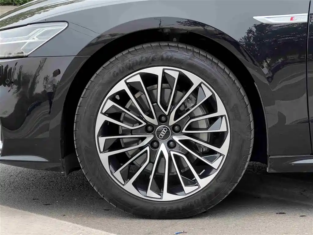 Audi A7L 2025 — фото 4