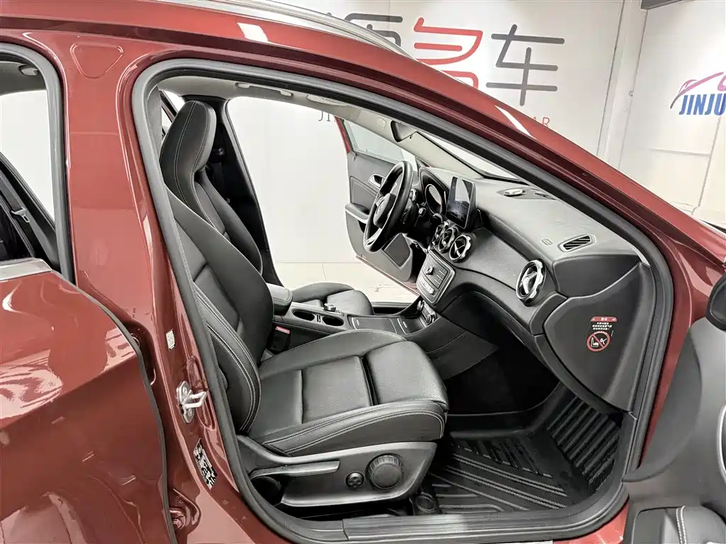 Mercedes-Benz GLA 2018 — фото 16