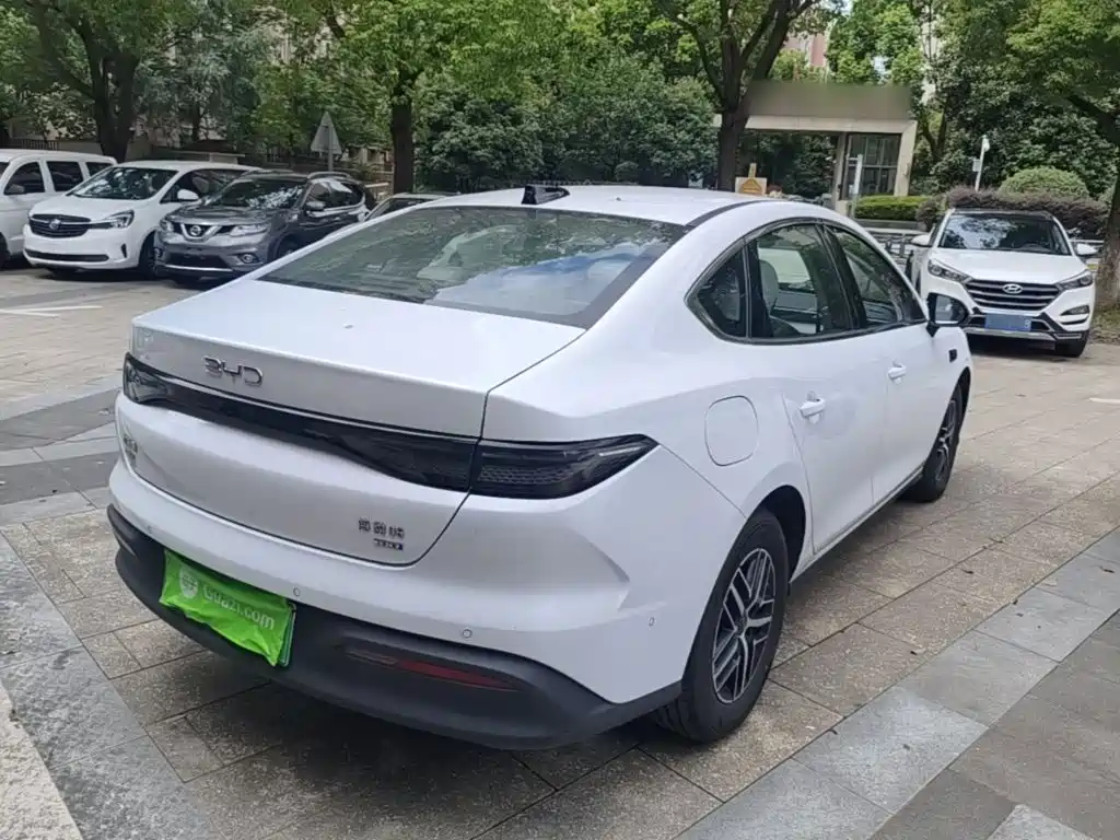 BYD Seal 05 DM-i 2025 — фото 7