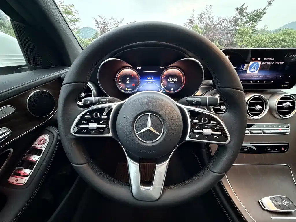 Mercedes-Benz GLC 2020 — фото 15