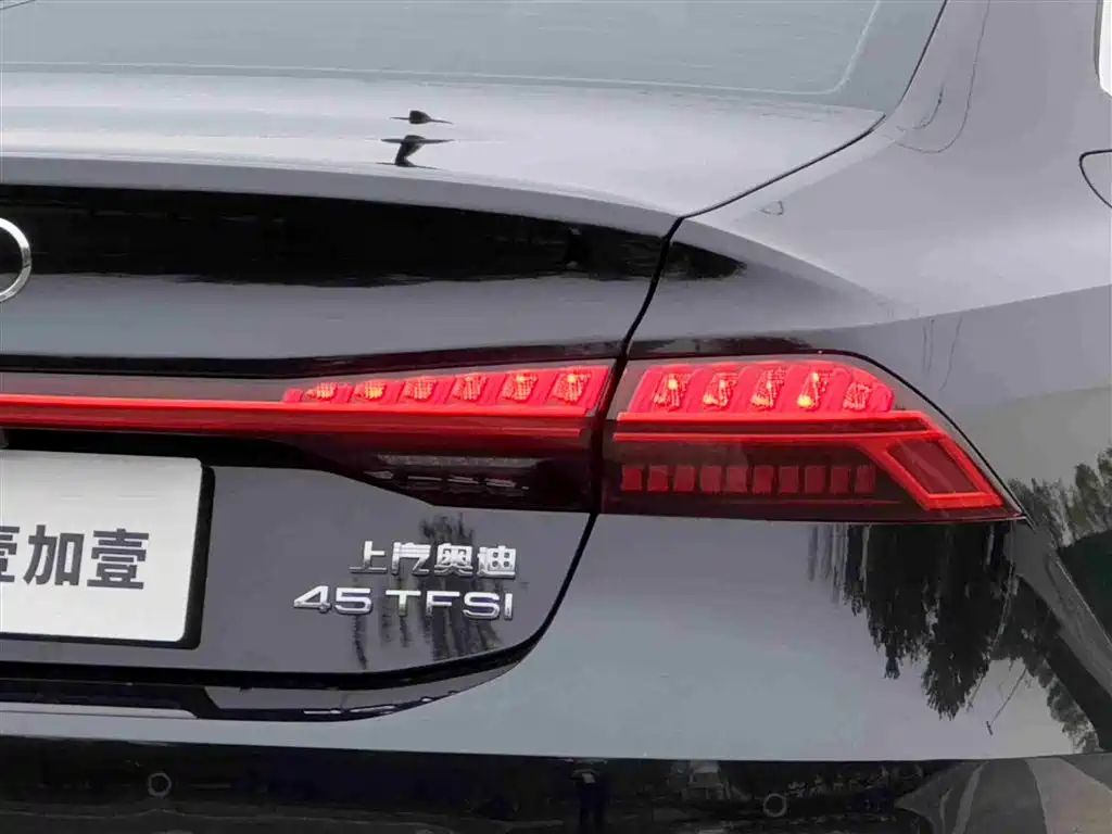 Audi A7L 2025 — фото 18
