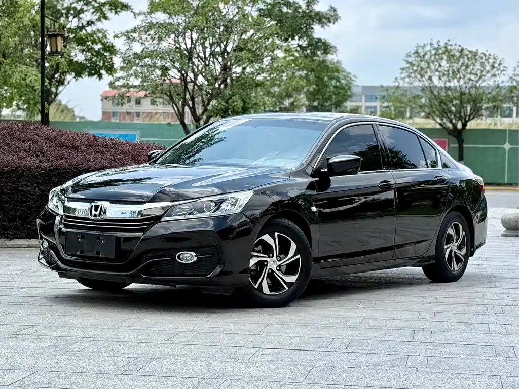 Honda Accord 2016 — фото 1