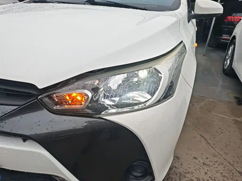 Toyota Yaris L 2019 — фото 24