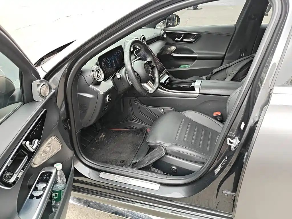 Mercedes-Benz C-Class 2023 — фото 12