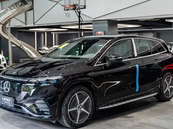 Mercedes-Benz EQS SUV 2026