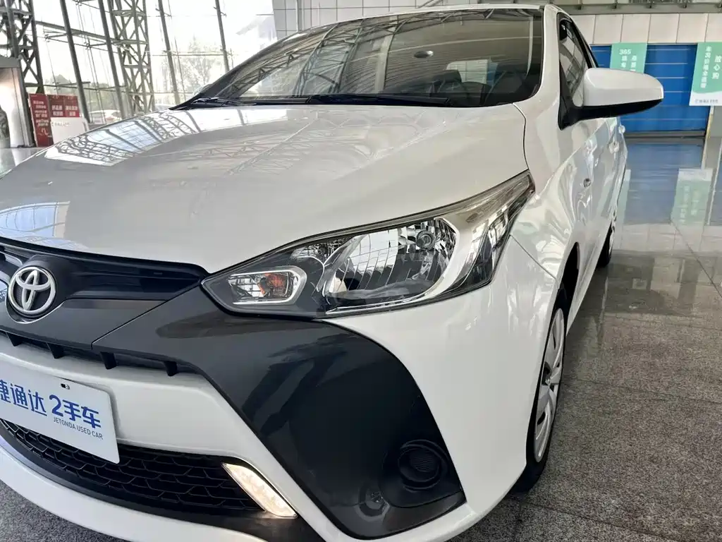 Toyota Yaris L 2019 — фото 12