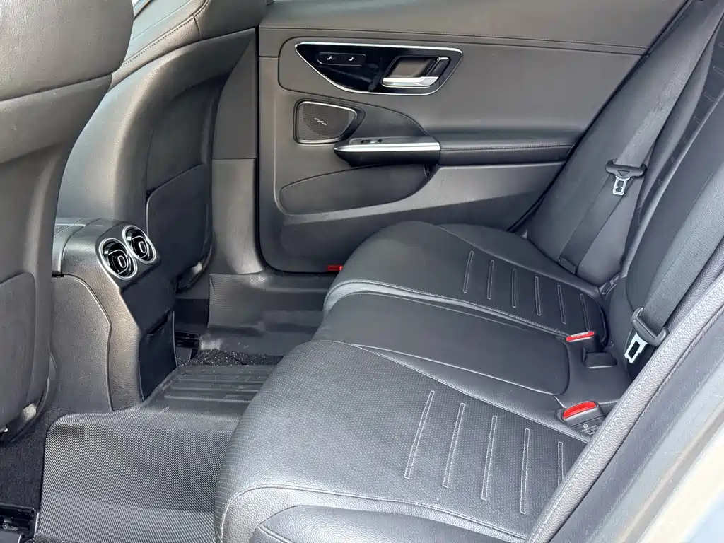 Mercedes-Benz C-Class 2022 — фото 16