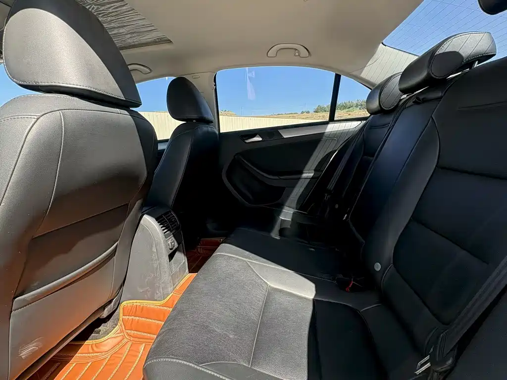 Volkswagen Sagitar 2014