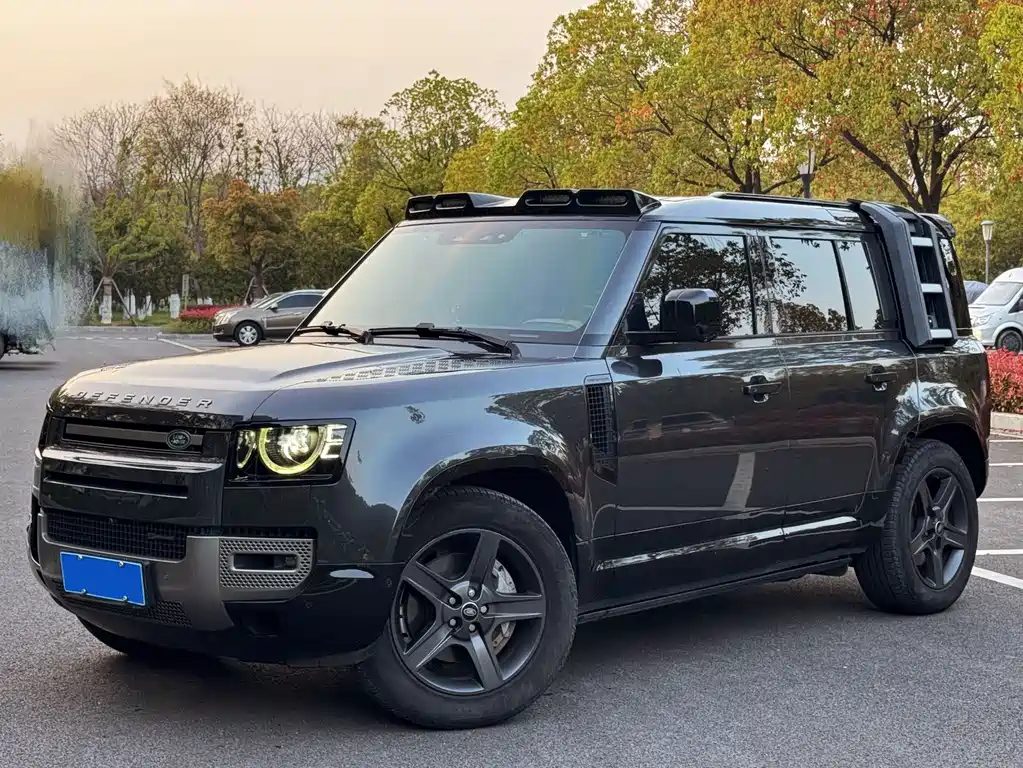 Land Rover Defender 2023 — фото 1