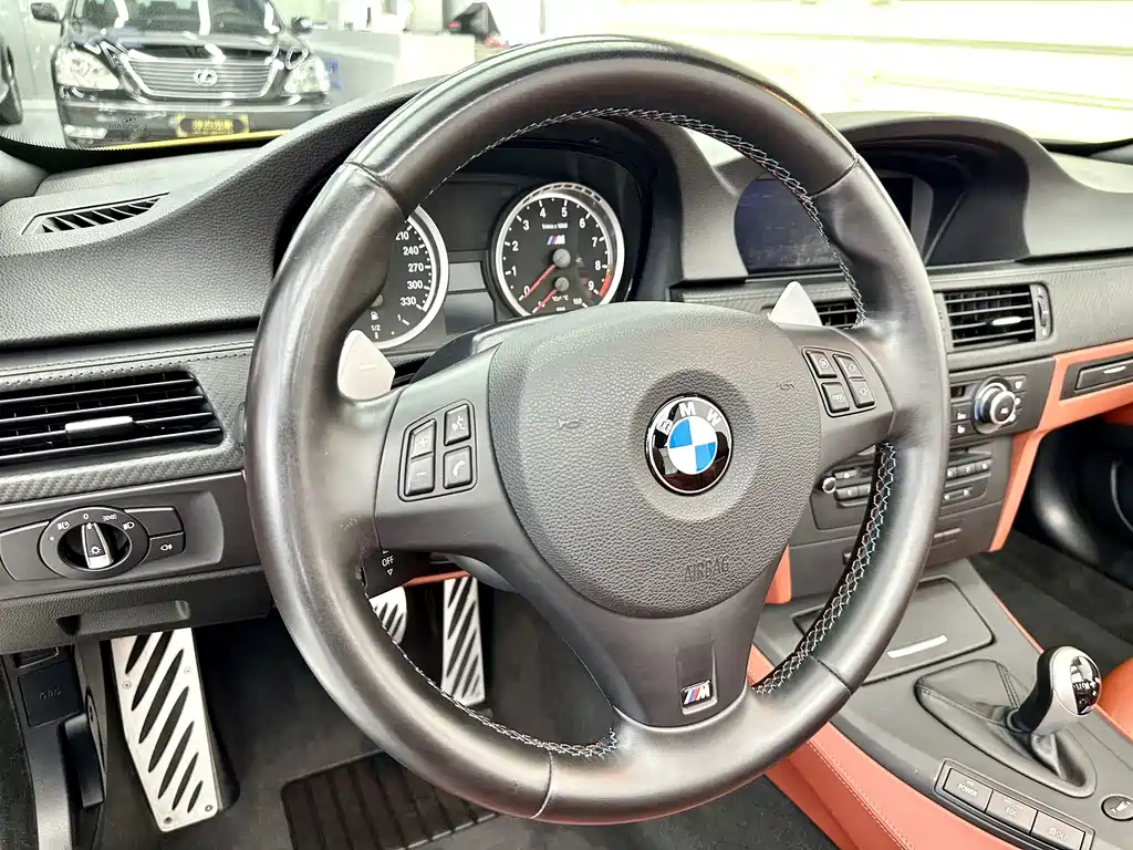 BMW M3 2012 — фото 14
