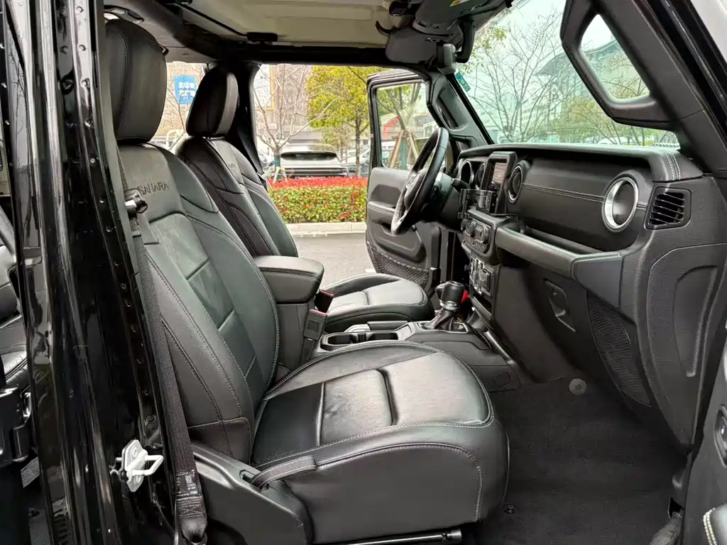 Jeep Wrangler 2019 — фото 13