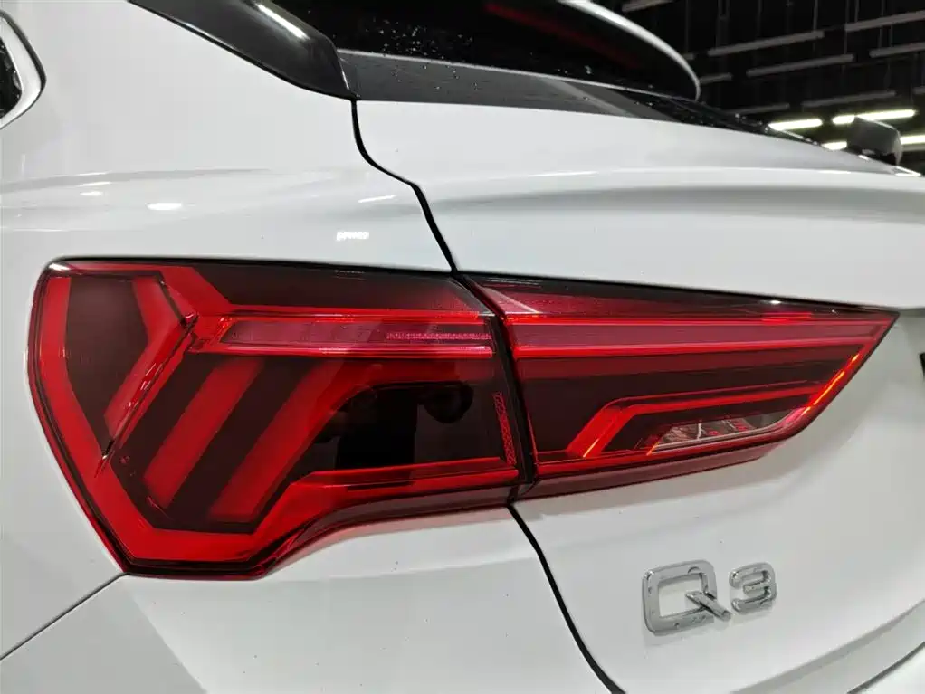 Audi Q3 Sportback 2021 — фото 14