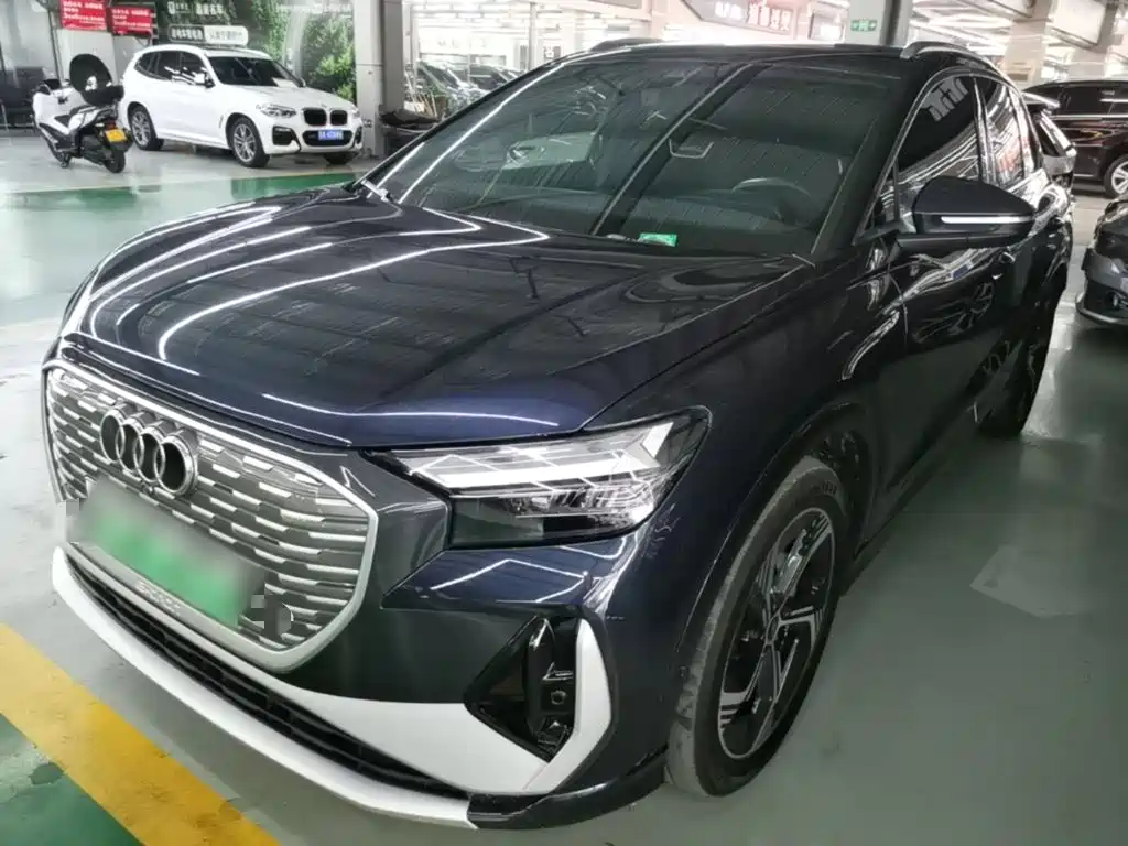 Audi Q4 E-Tron 2023 — фото 1