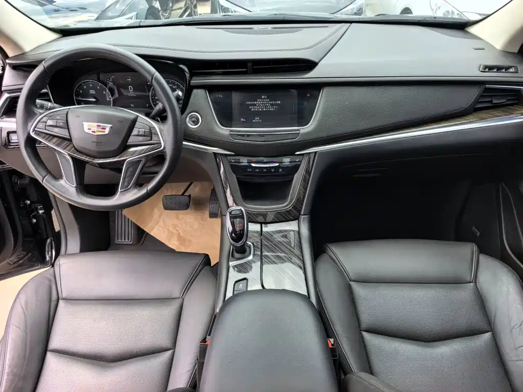 Cadillac XT5 2018 — фото 12