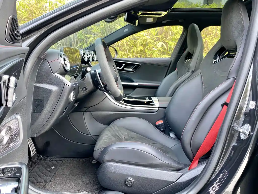 Mercedes-Benz C-Class AMG 2024 — фото 12
