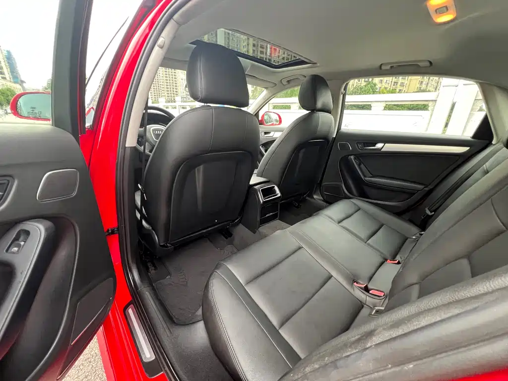 Audi A4L 2011