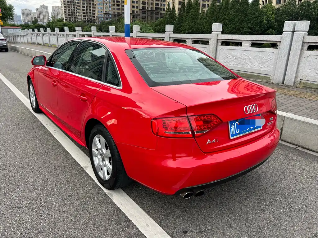 Audi A4L 2011