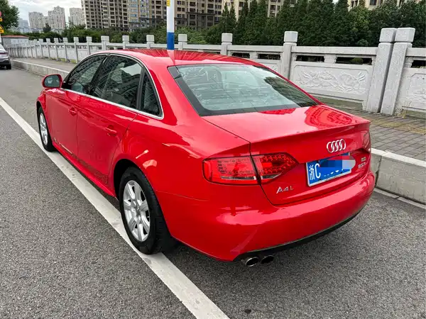 Audi A4L 2011