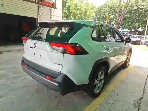 Toyota RAV4 2021