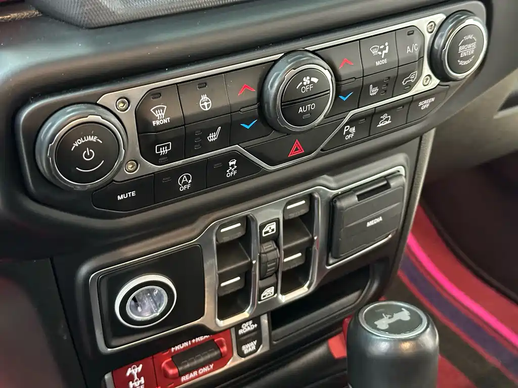 Jeep Wrangler 2021 — фото 17