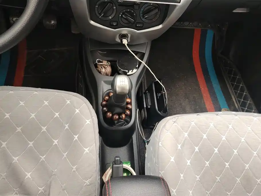 Nissan Livina 2018 — фото 16
