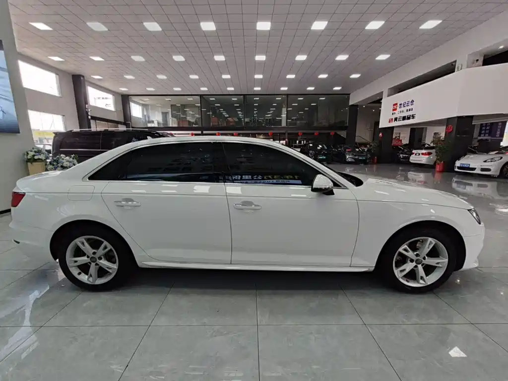 Audi A4L 2017