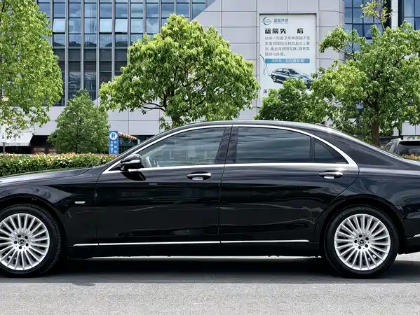 Mercedes-Benz S-Class 2020