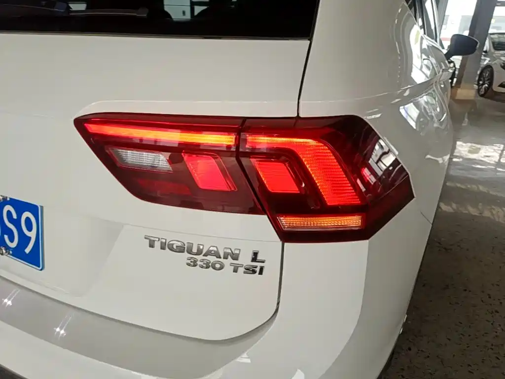 Volkswagen Tiguan L 2017 — фото 8