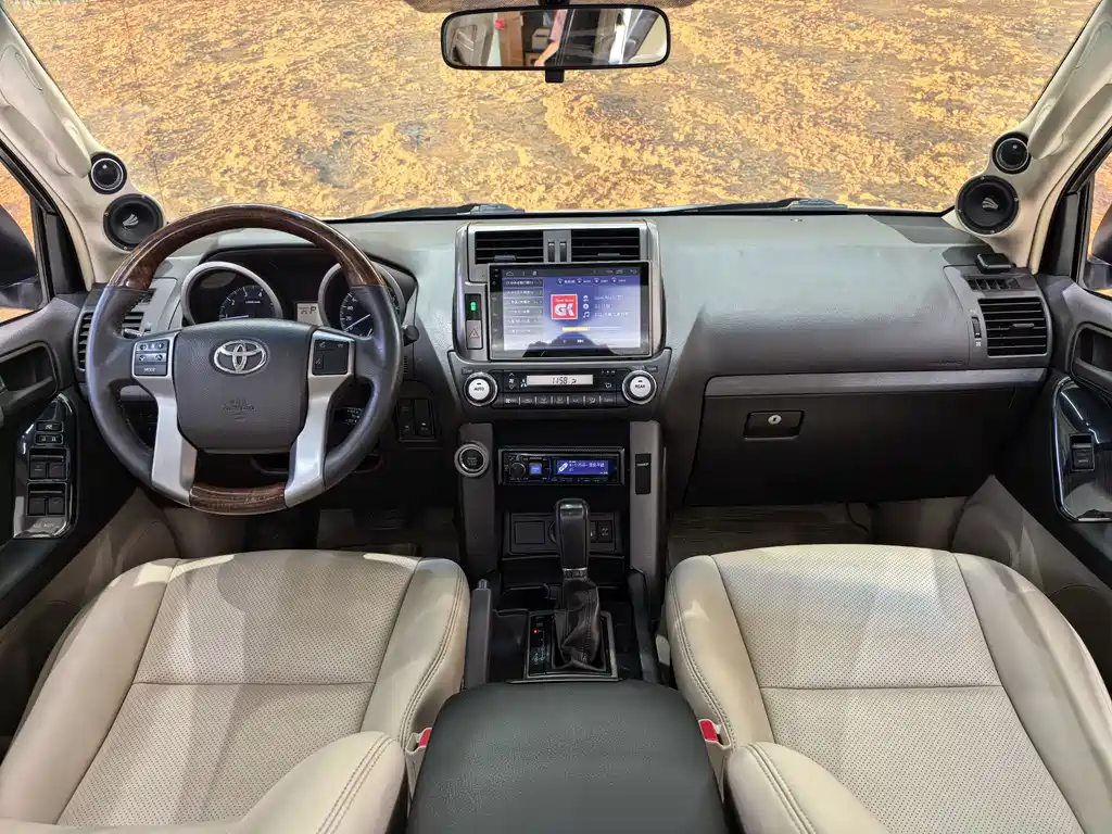 Toyota Prado 2015 — фото 17