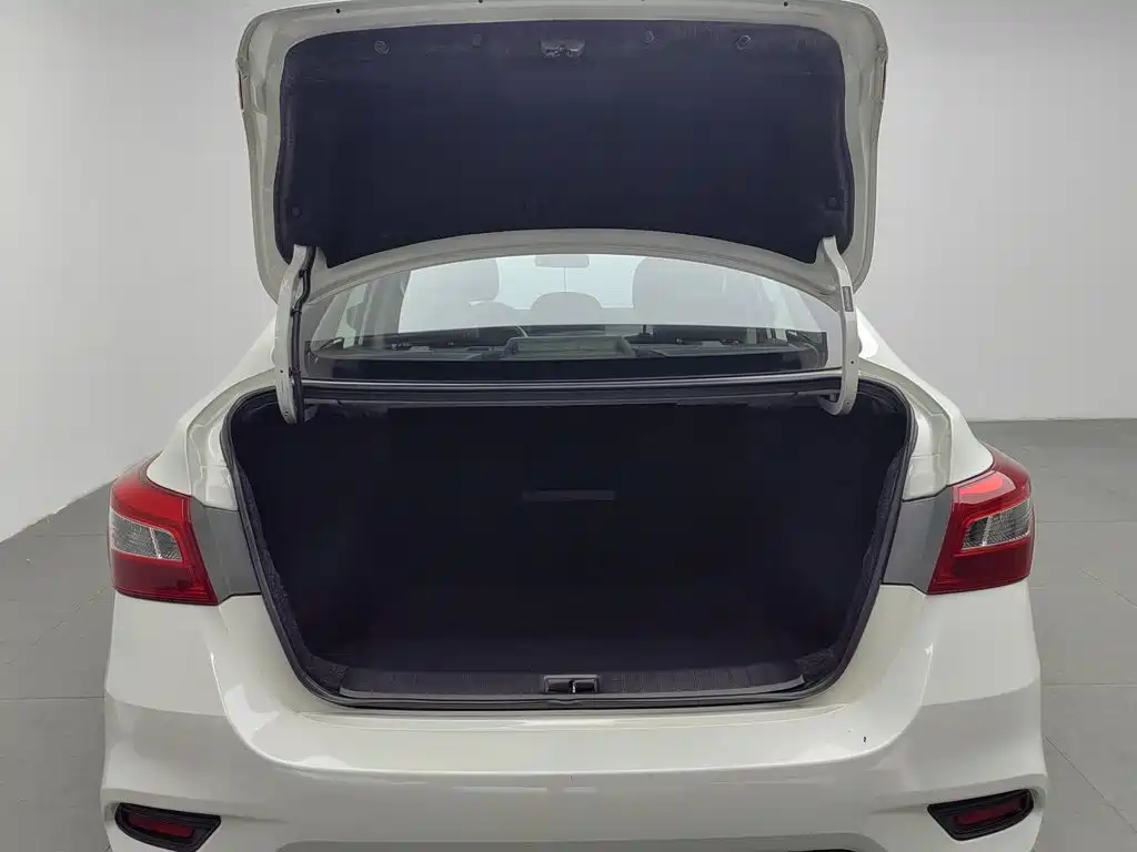 Nissan Sylphy 2018 — фото 16