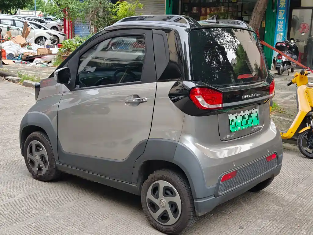 Baojun E100 2021
