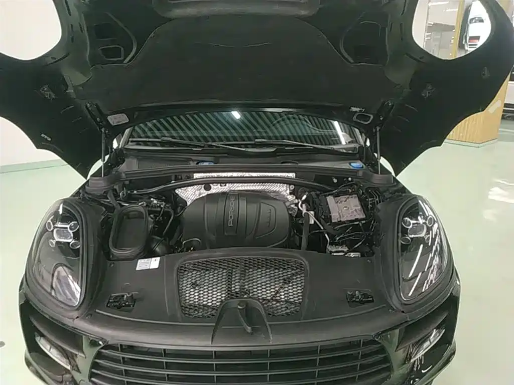 Porsche Macan 2019 — фото 20