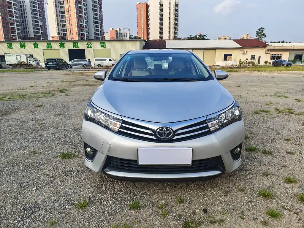 Toyota Corolla 2015 — фото 2