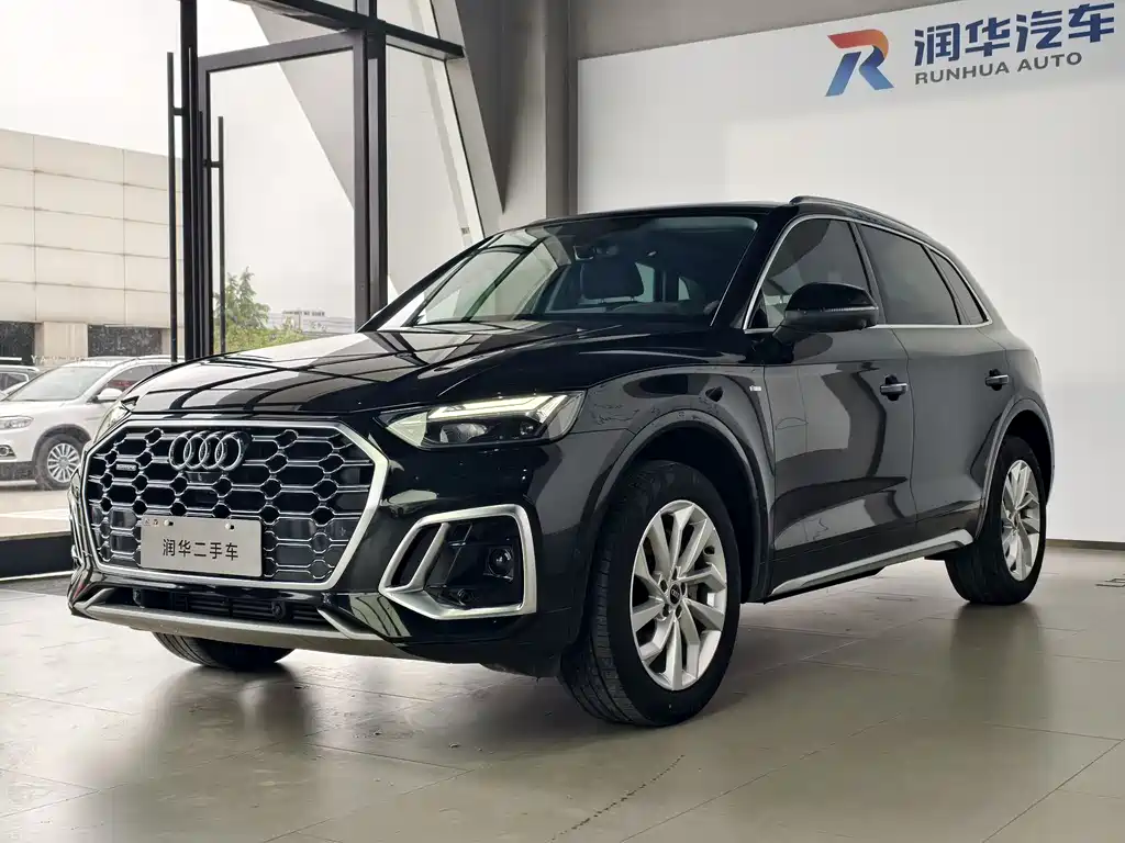 Audi Q5L 2022 — фото 1