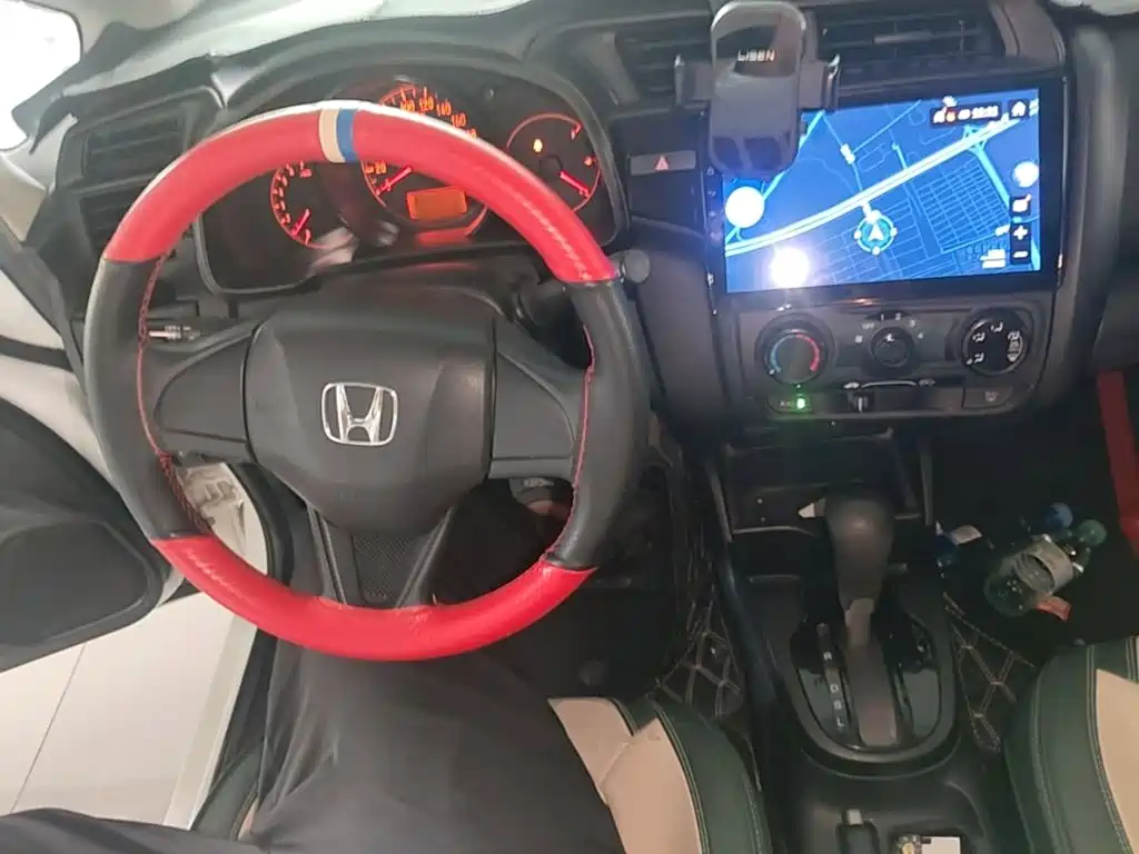 Honda Fit 2018 — фото 10