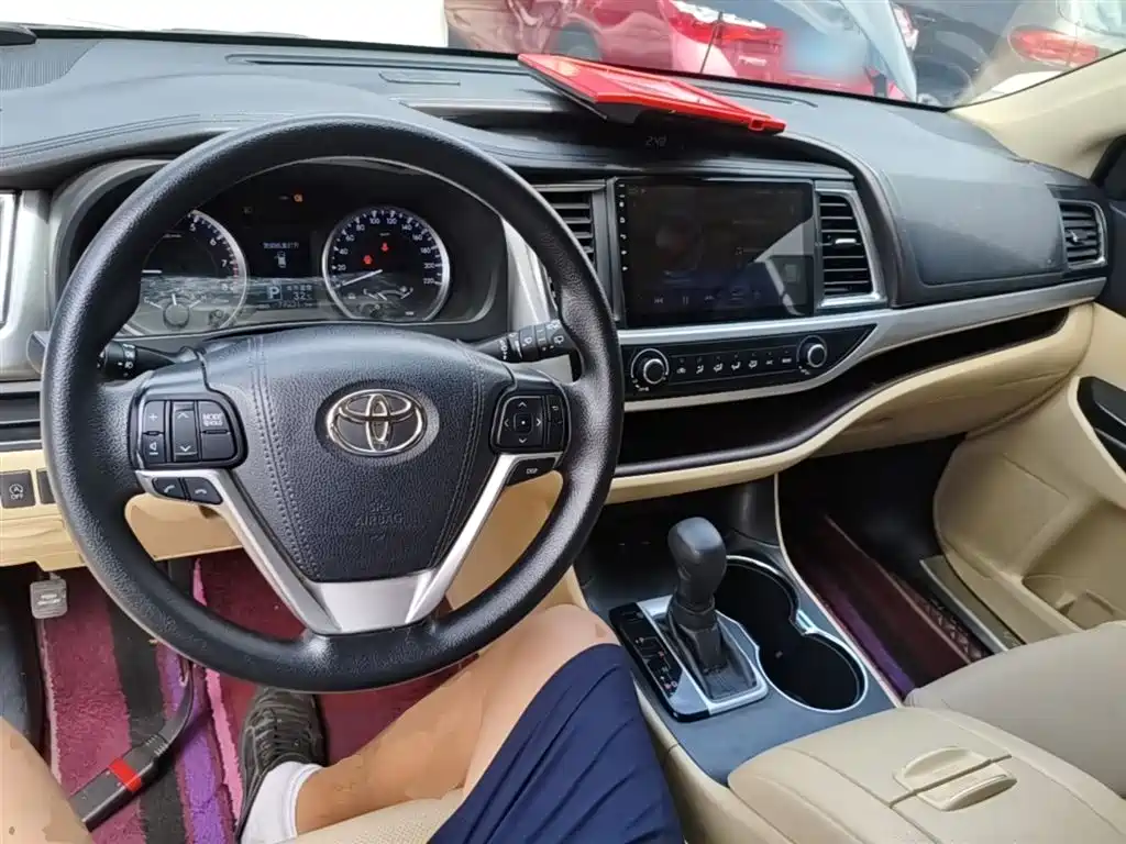 Toyota Highlander 2020 — фото 10
