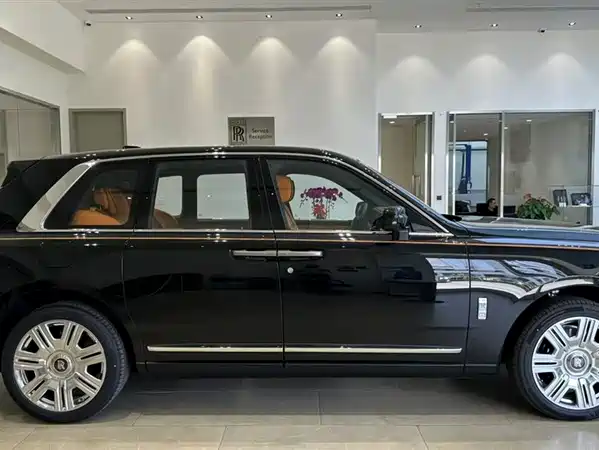Rolls-Royce Cullinan 2024