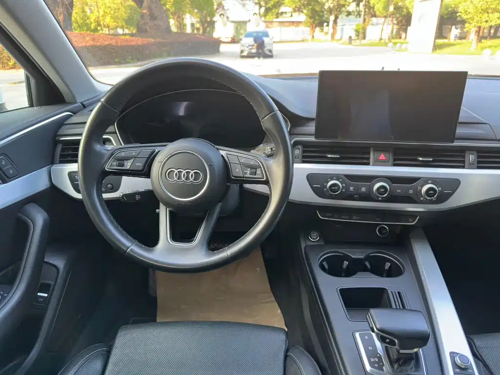 Audi A4L 2022 — фото 12