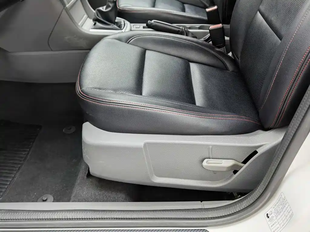 Ford Focus 2015 — фото 20