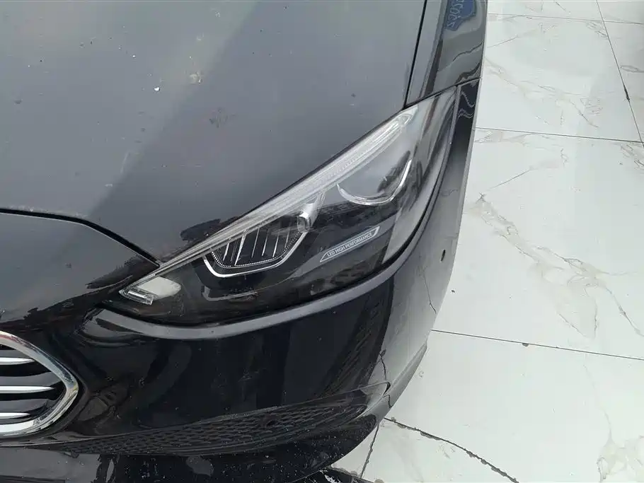 Mercedes-Benz C-Class 2023