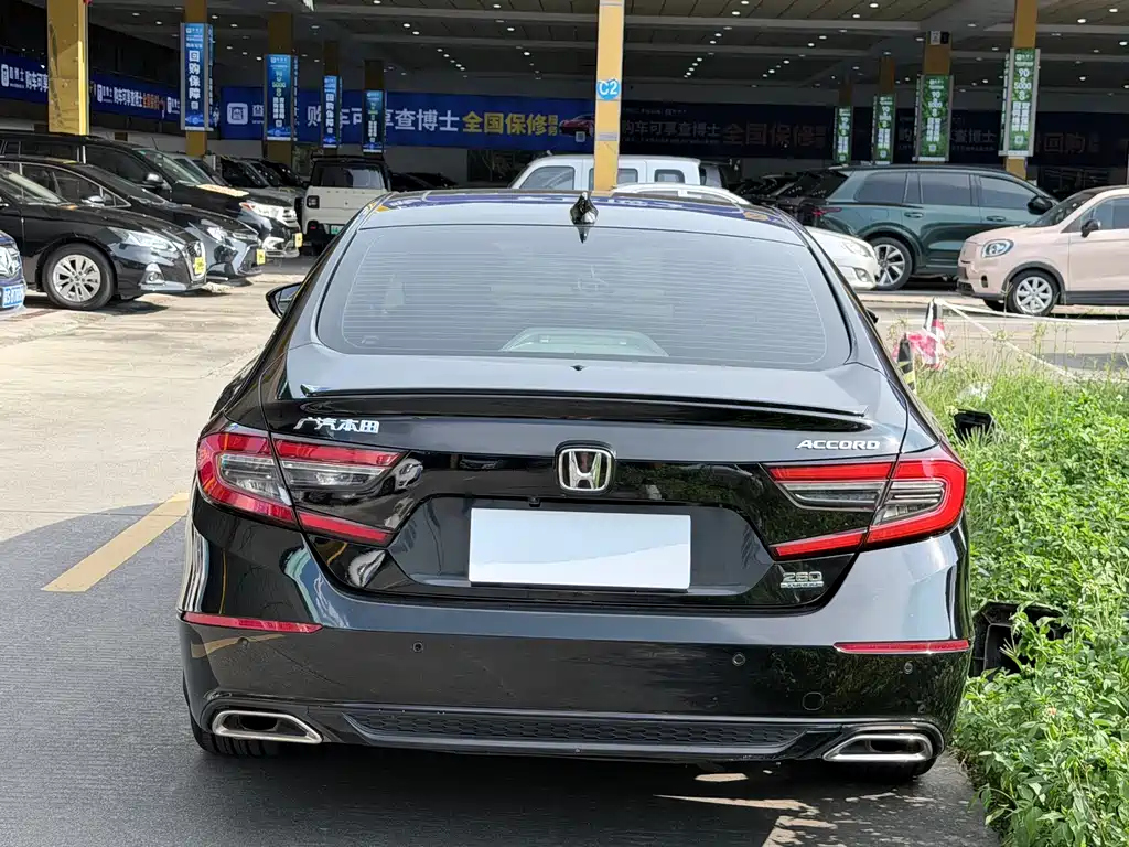 Honda Accord 2022 — фото 12