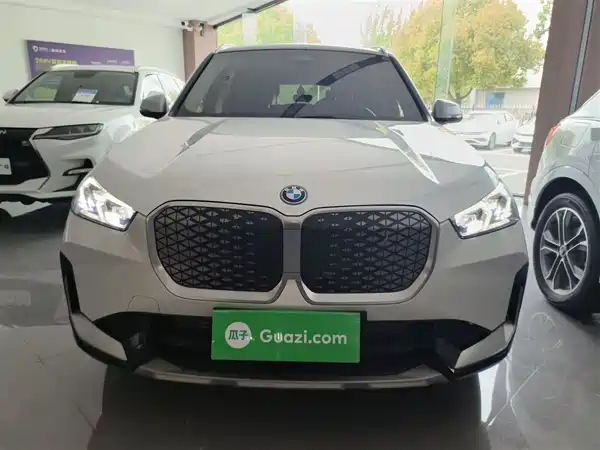 BMW iX1 2023