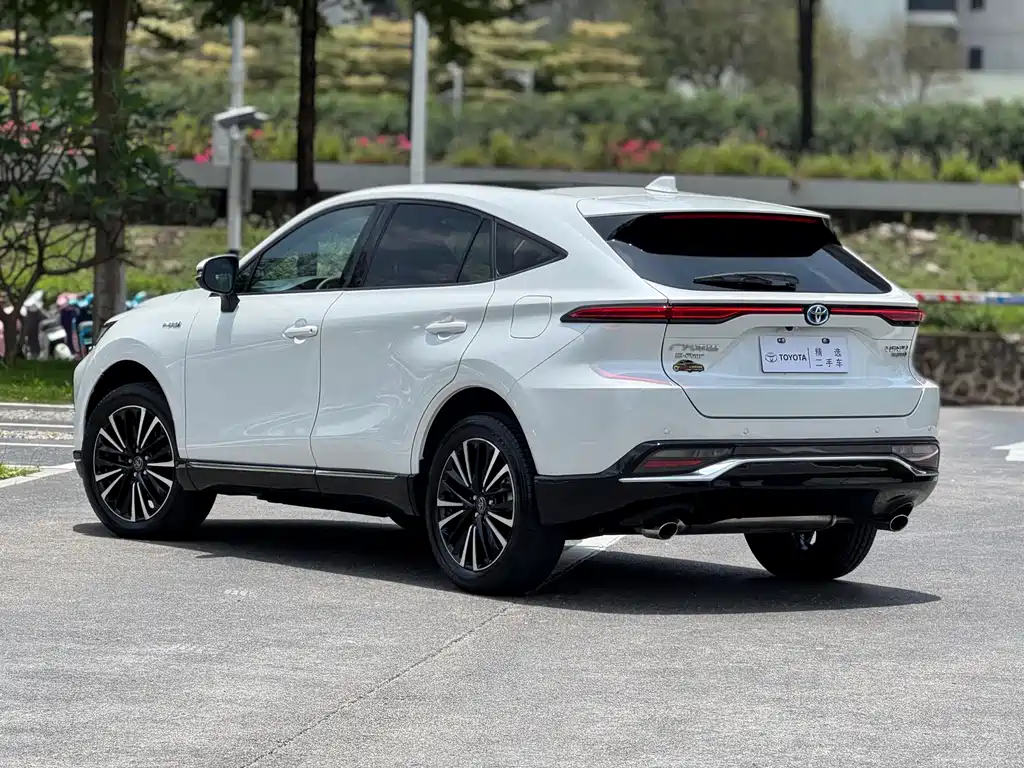 Toyota Venza 2022 — фото 4