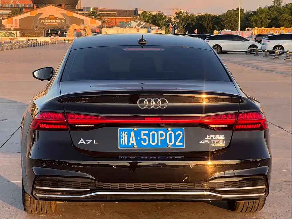 Audi A7L 2023 — фото 8